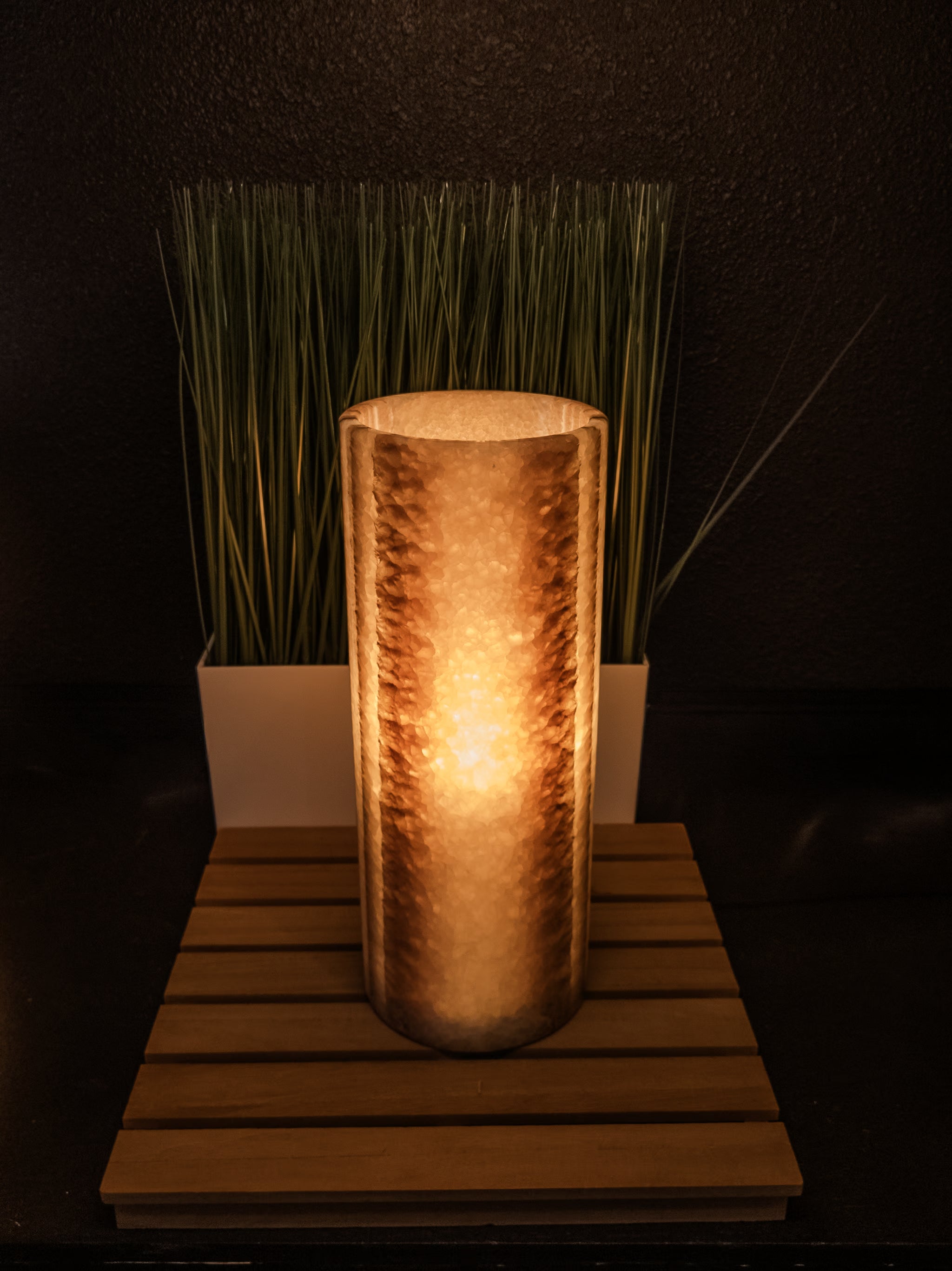 Cylindrical Desert Onyx Table Lamp