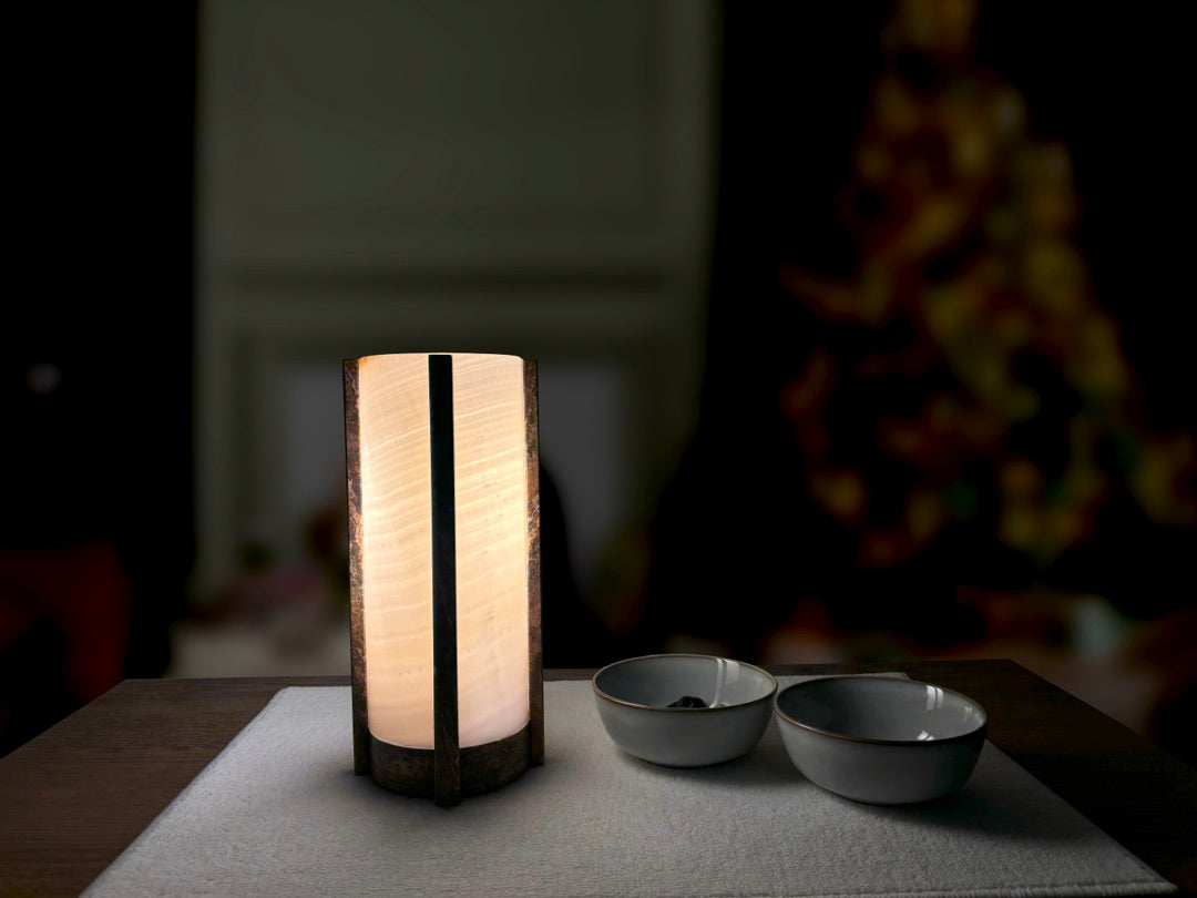 Glacier Onyx Table Lamp
