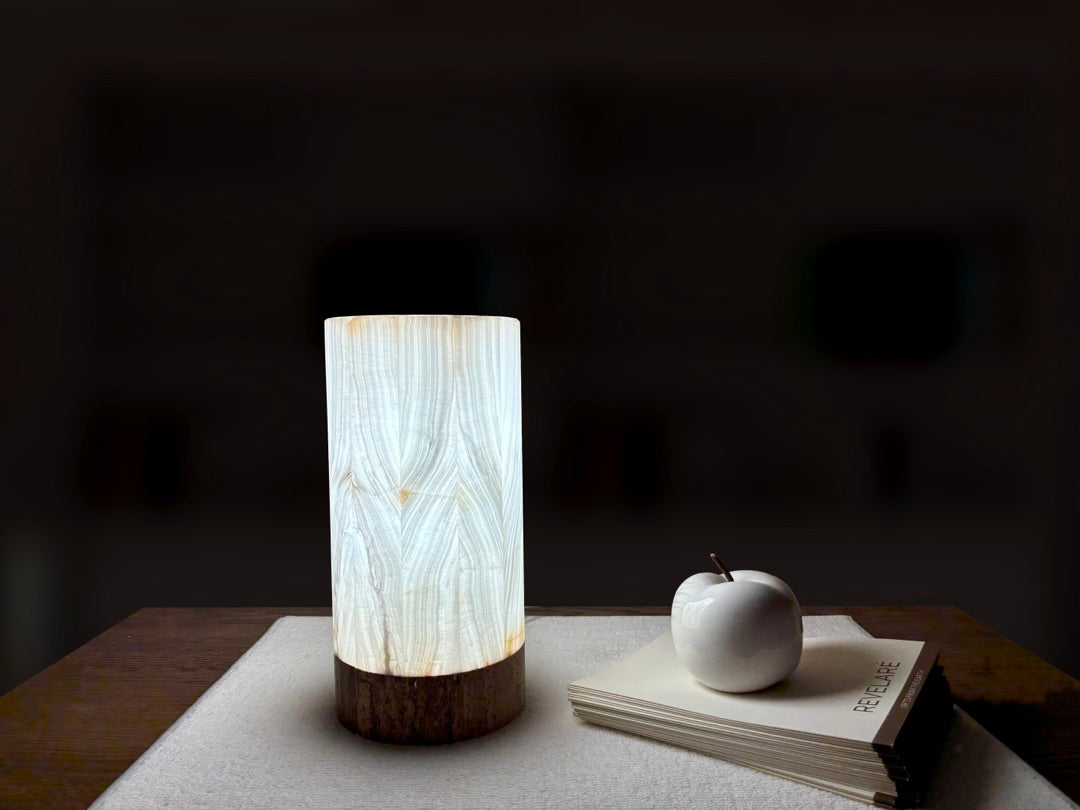 Glacier Onyx Table Lamp