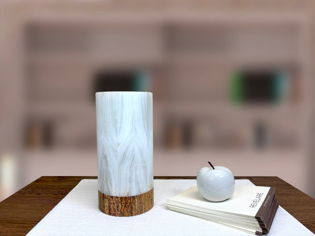 Glacier Onyx Table Lamp