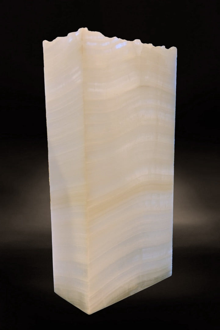 Glacier Onyx Rustic Table Lamp – Sophisticated Onyx Lamp for Refined Interiors