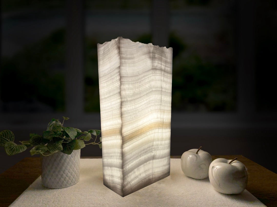 Glacier Onyx Rustic Table Lamp – Sophisticated Onyx Lamp for Refined Interiors