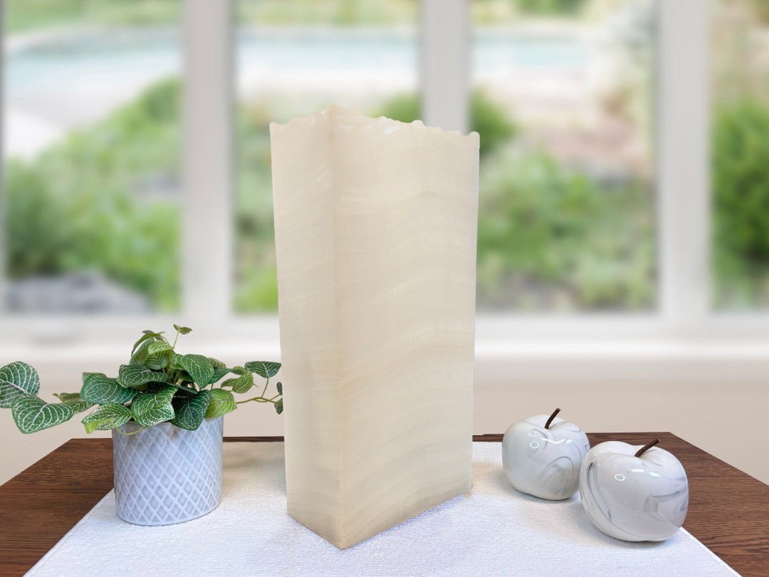 Glacier Onyx Rustic Table Lamp – Sophisticated Onyx Lamp for Refined Interiors