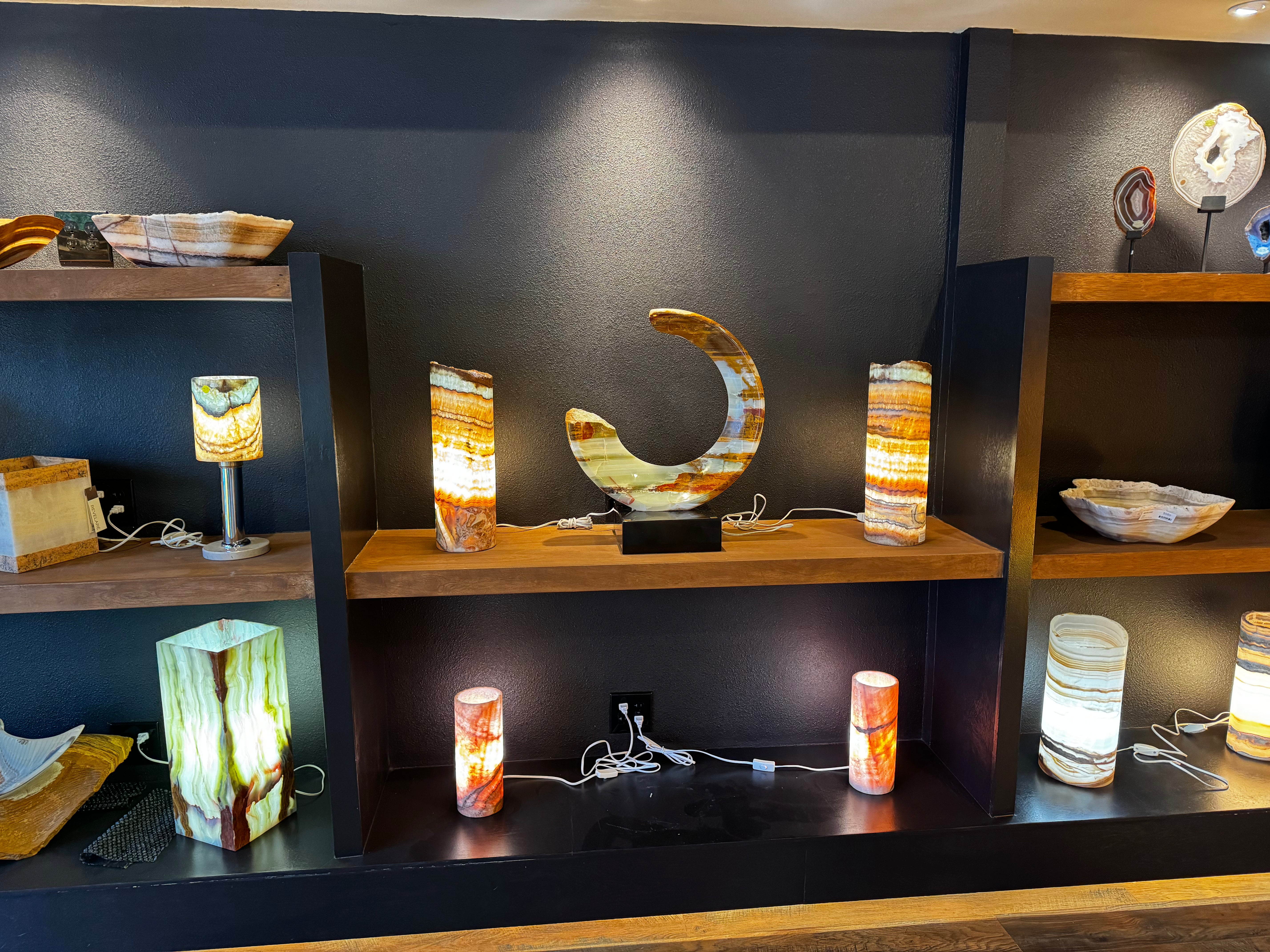 Shelf with 2 Oasis Onyx Lamps and a Zion Onyx Marble statue