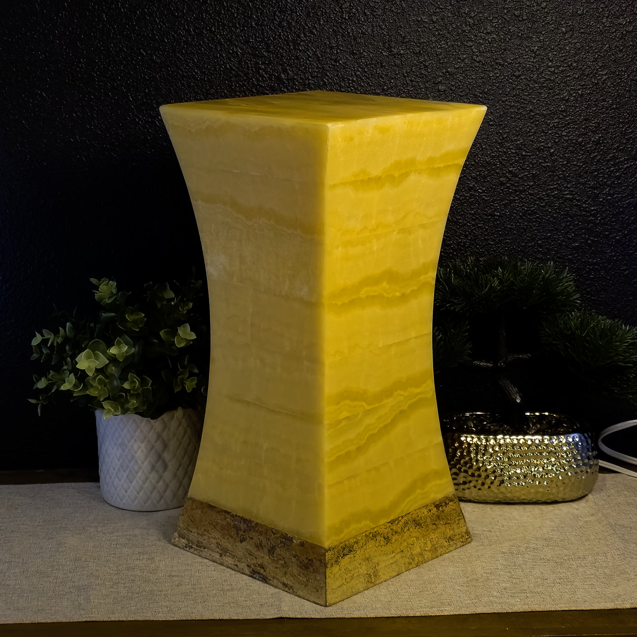 Miel Hourglass Table Lamp