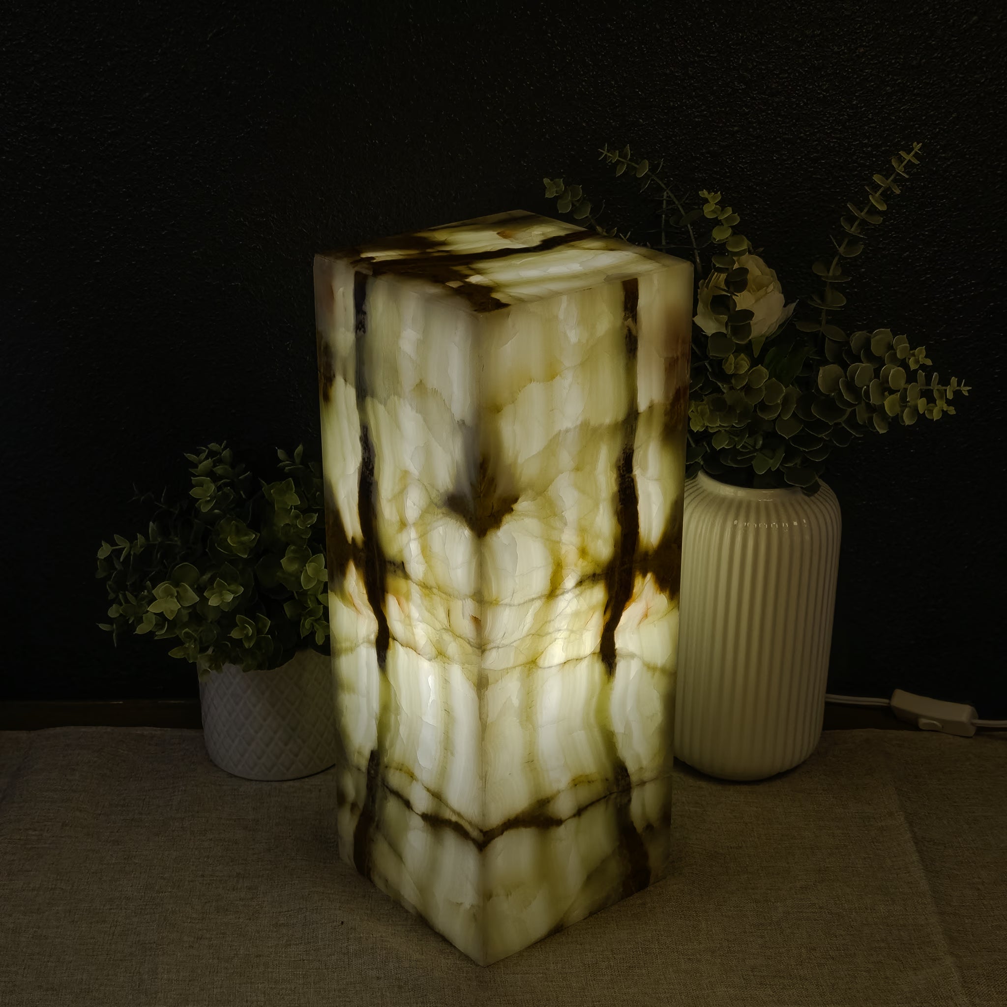 Zion Onyx Pedestal Table Lamp