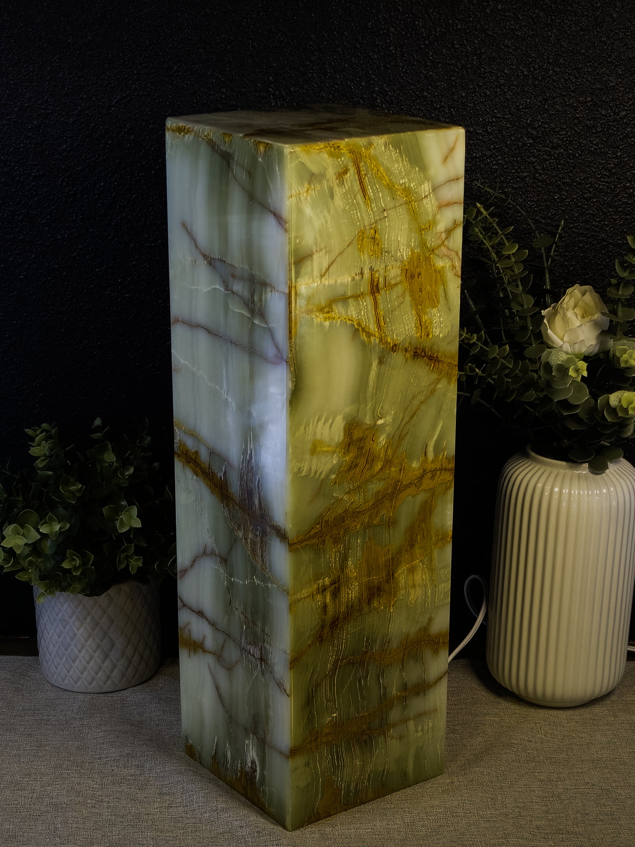 Zion Onyx Pedestal Table Lamp