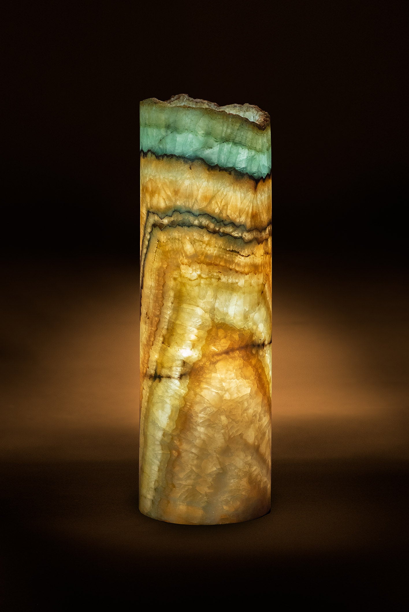Oasis Cylindrical Live Edge Table Lamp - REVELARÉ