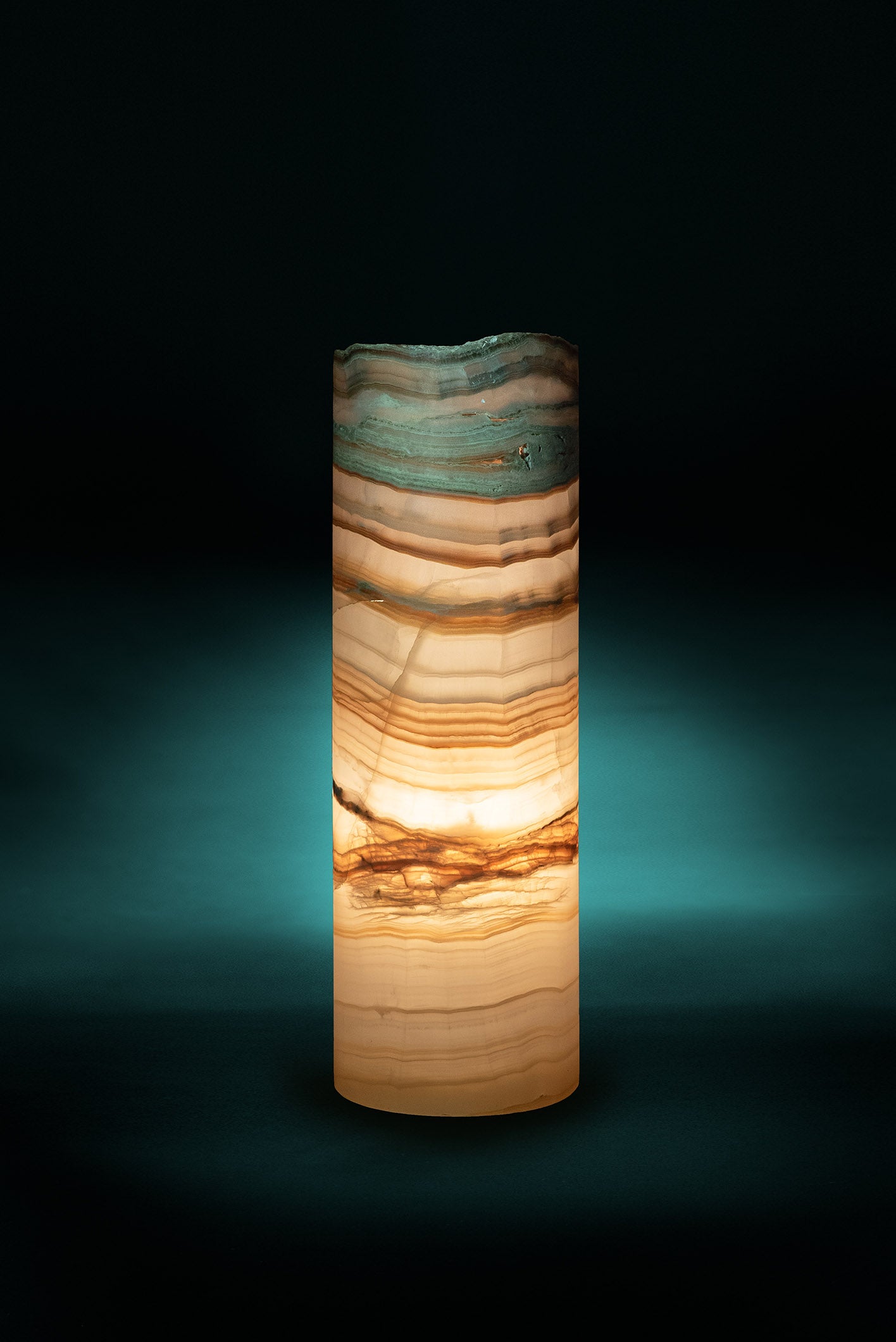Luray Cylindrical Live Edge Table Lamp - REVELARÉ