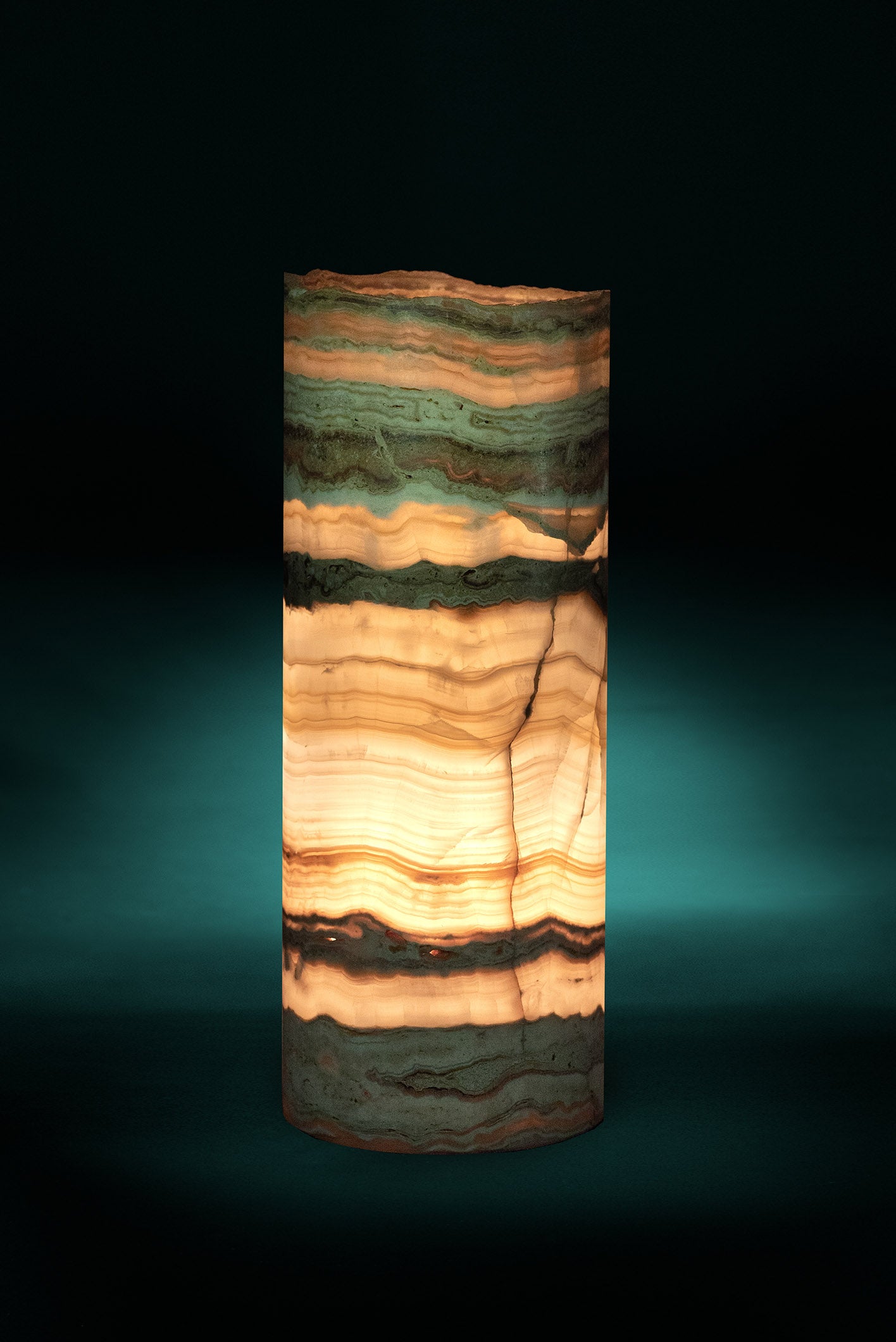 Luray Cylindrical Table Lamp - REVELARÉ