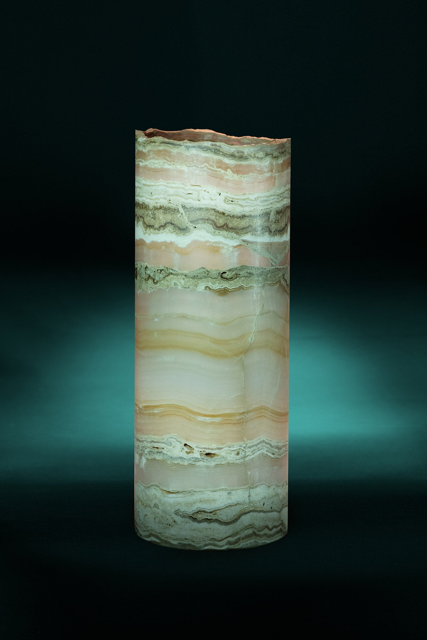 Luray Cylindrical Table Lamp - REVELARÉ