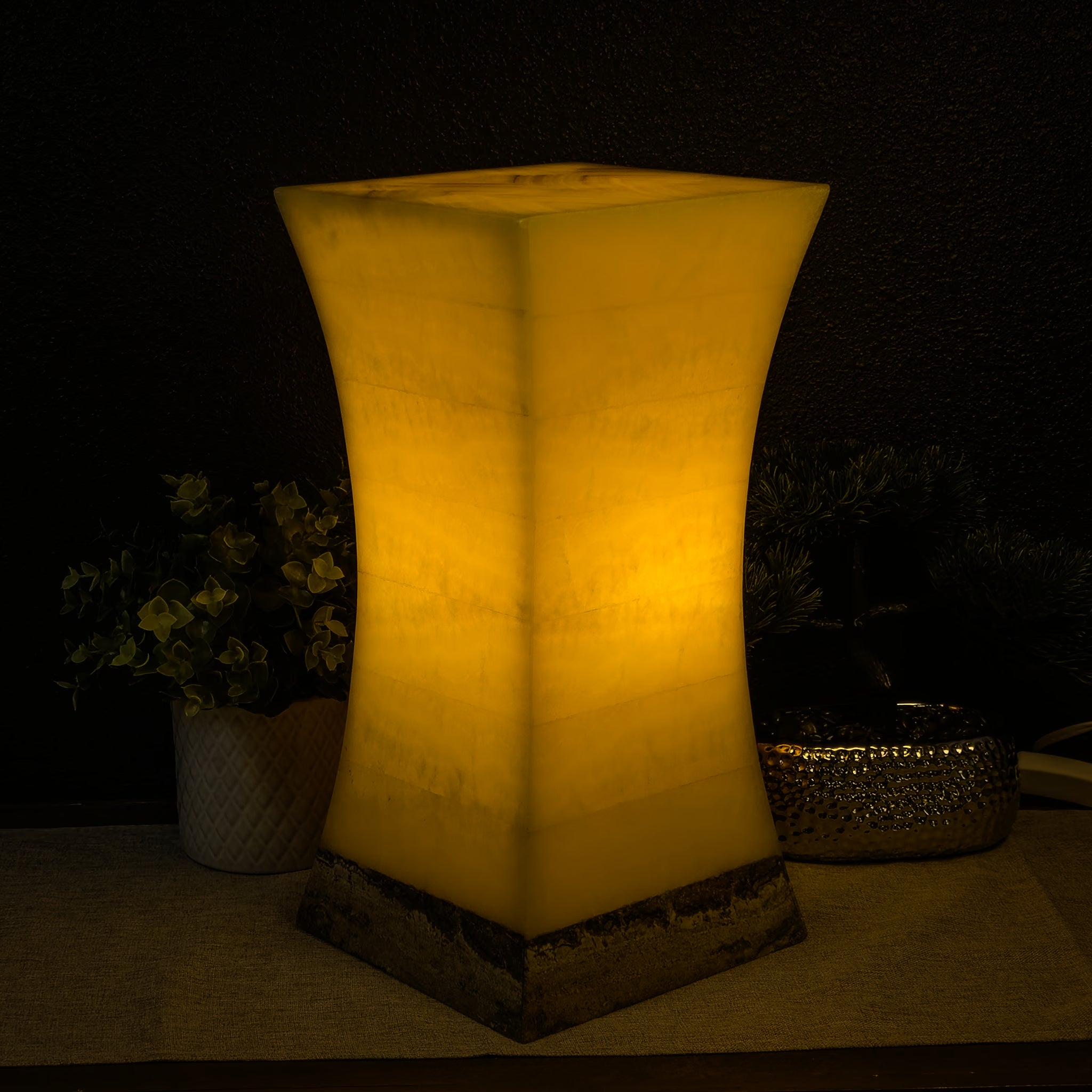 Miel Hourglass Table Lamp