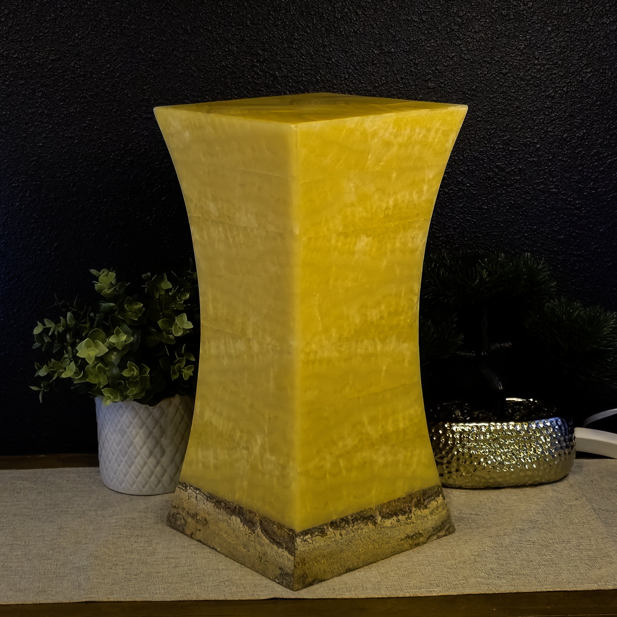 Miel Hourglass Table Lamp
