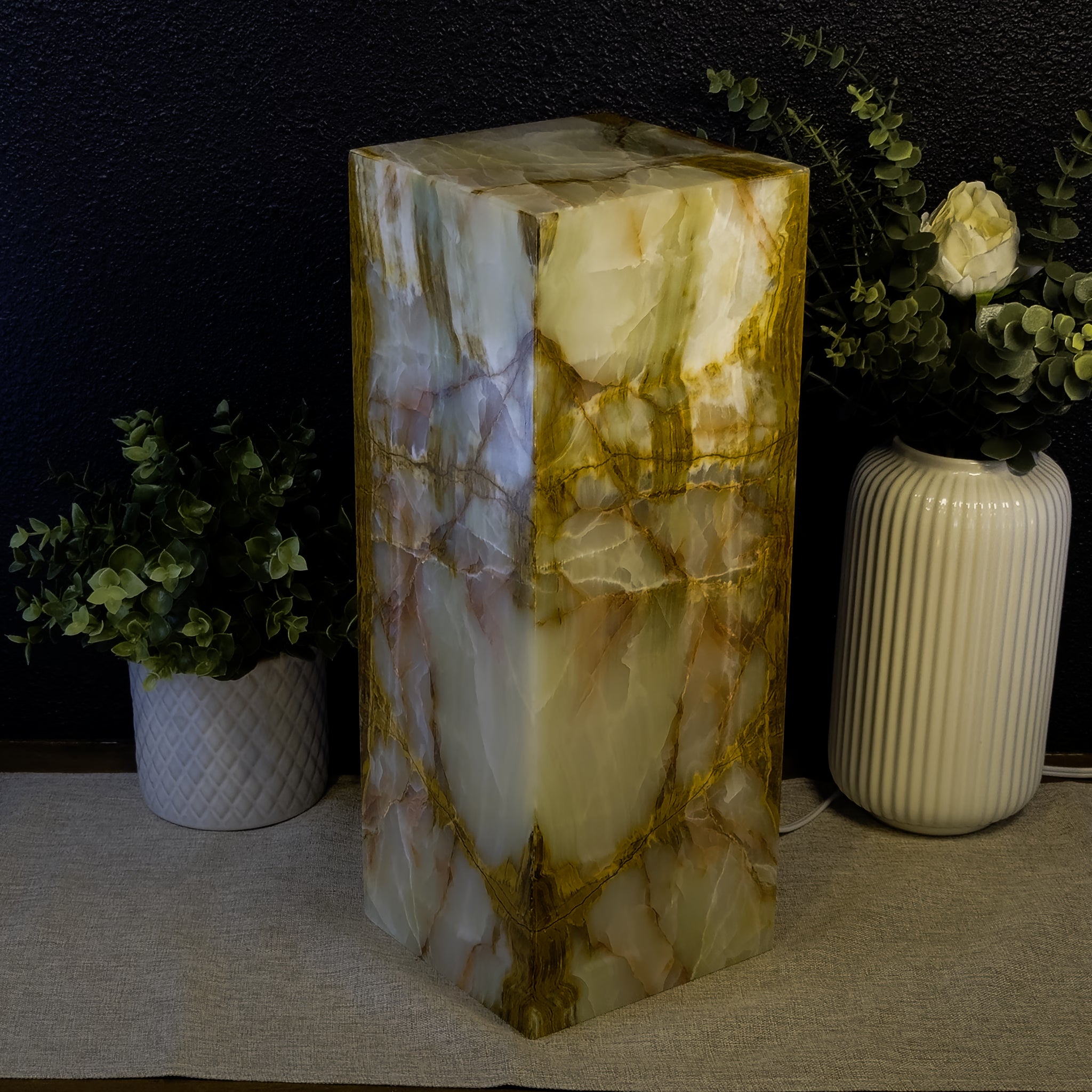Zion Onyx Pedestal Table Lamp
